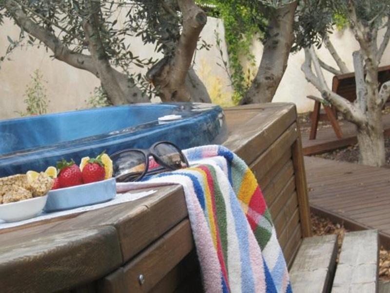 Smadar Inn Zikhron Ya'akov Exterior foto