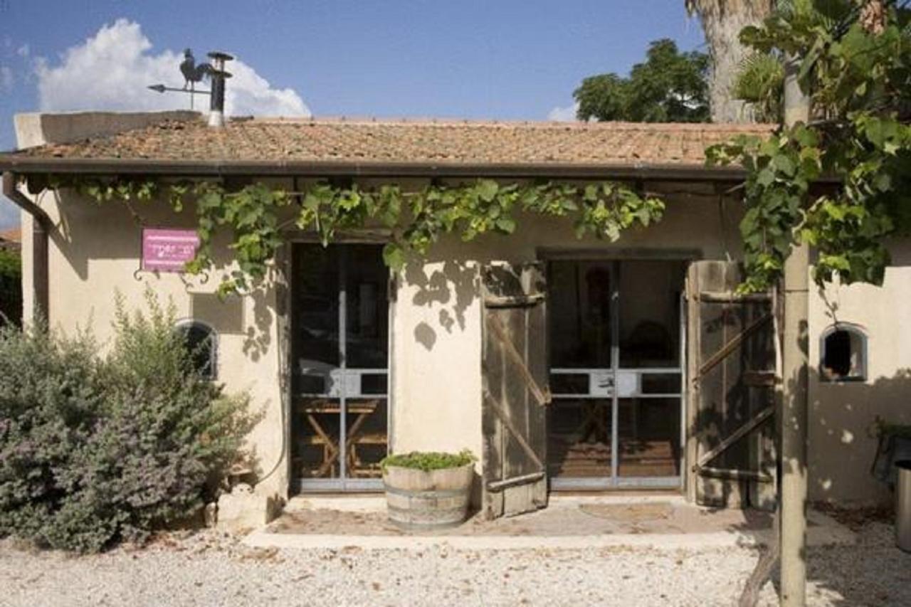 Smadar Inn Zikhron Ya'akov Exterior foto